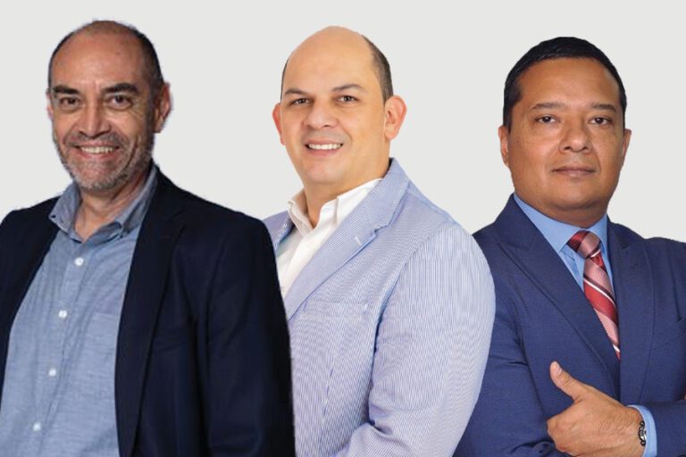 Three team members from the NOVUS Mexico team
